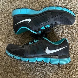 Nike Women's Black and Turquoise Dual Fusion Running Shoes